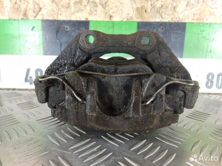 Суппорт передний правый Opel Omega B