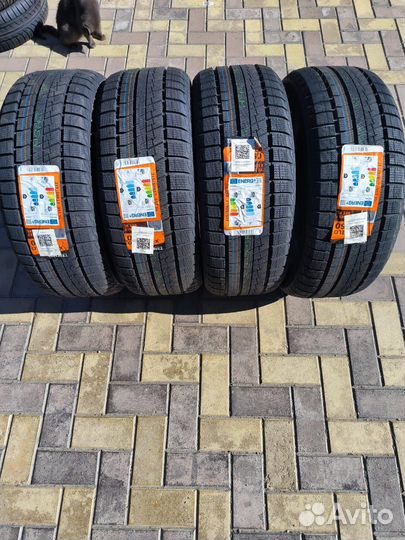 Tracmax X-Privilo S360 215/50 R17 95T