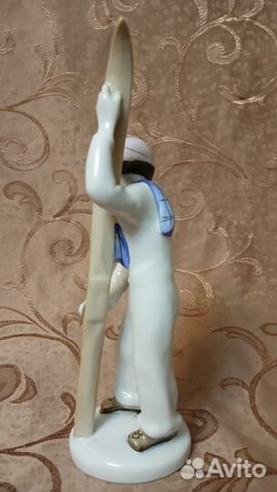 Статуэтка фарфор лыжник лфз