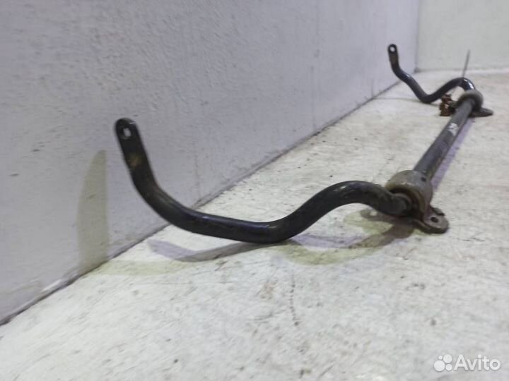 Стабилизатор передний