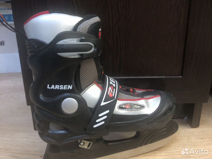 Коньки хоккейные