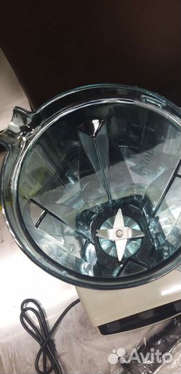 Блендер новый профессиональный