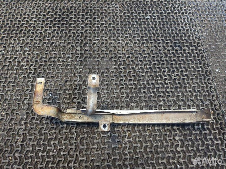 Ресничка под фару Isuzu Trooper, 2002