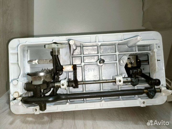 Швейная машина Чайка 132м