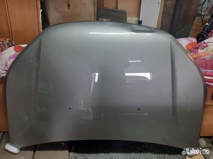 Капот на LADA xray