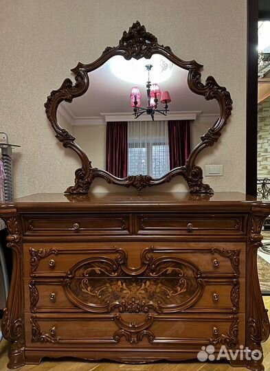 Спальный гарнитур