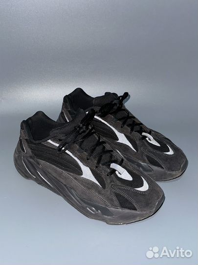 Кроссовки Adidas Yeezy Boost 700 v2 