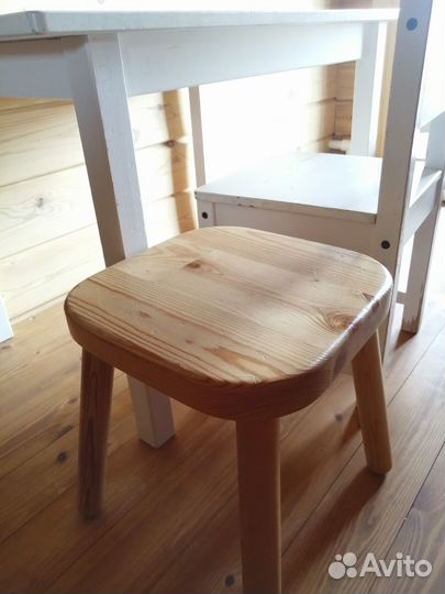 Детский стол и стулья Икея