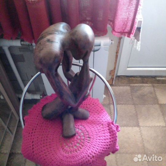 Настольная фигурка