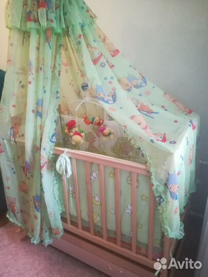 Бортики,балдахин,постельное,мобиль в кроватку