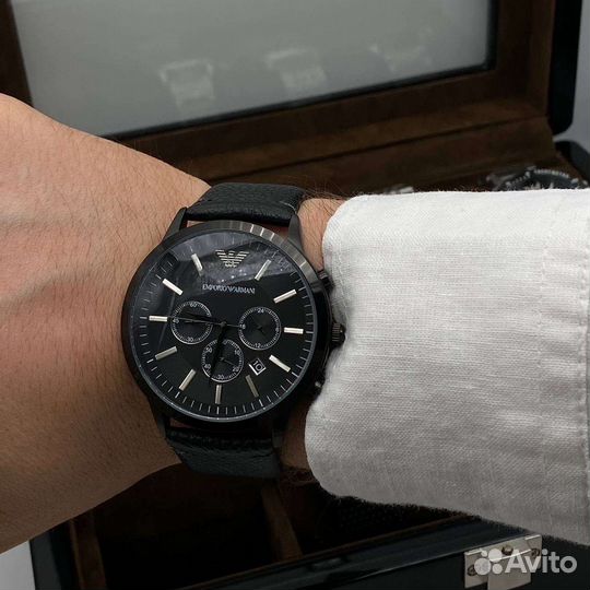 Часы кварцевые Armani