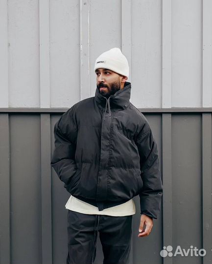 Пуховик Fear Of God Essentials дутый (хит 2025)