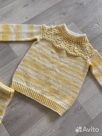 Вязаный костюм ручной работы размер 98