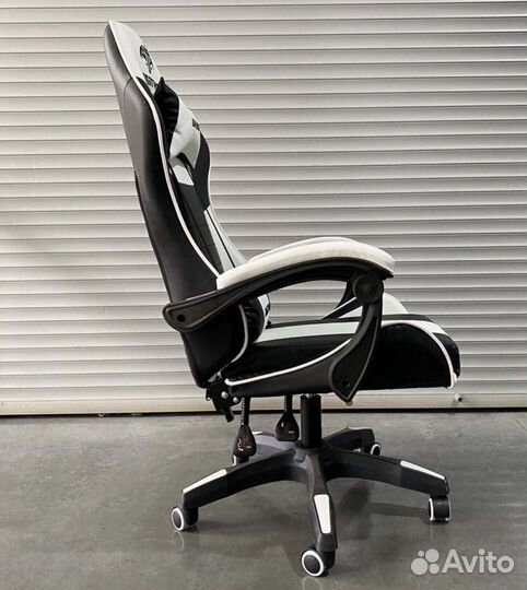 Новое компьютерное игровое кресло