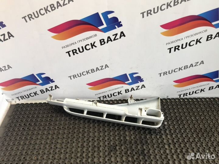 504096163 Дефлектор кабины левый Iveco Stralis