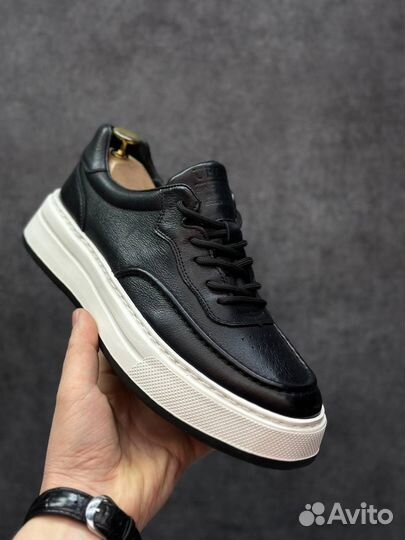 Кеды мужские кожаные черные с белой подошвой