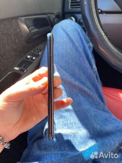 Телефон iPhone se 2020