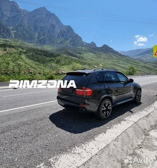 Литые диски в стиле BMW R22 5x112 srt. Примерка