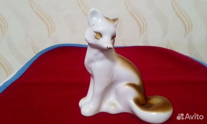 Фарфоровая фигурка 