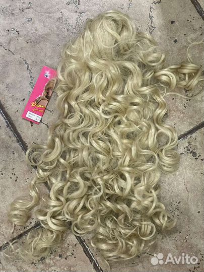 Искусственные волосы на заколке