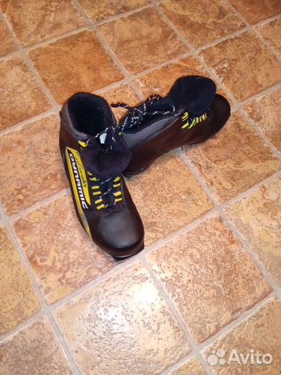 Лыжные ботинки SNS /3дырки/NNN