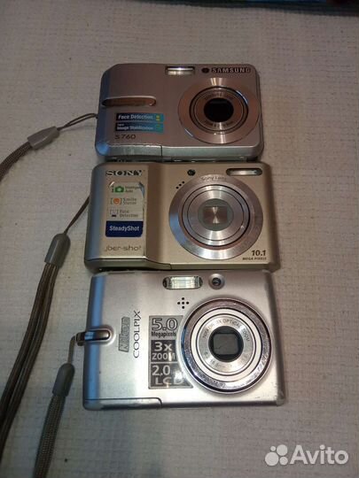 Компактный цифровой фотоаппарат