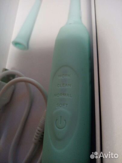 Ультразвуковой прибор для чистки зубов