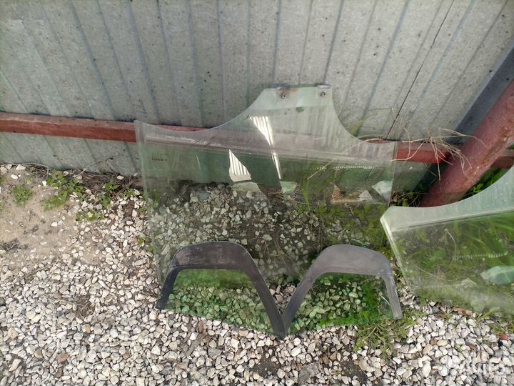 Стекло двери перед/зад Renault Logan Stepway 2