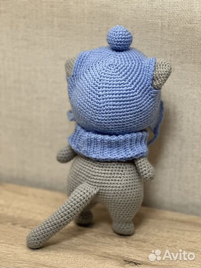 Вязаная игрушка Котенок