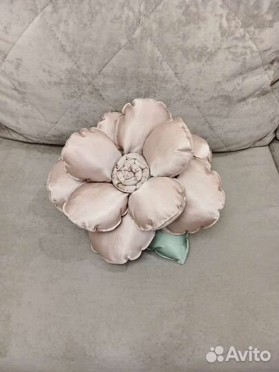 Подушки декоративные две штуки