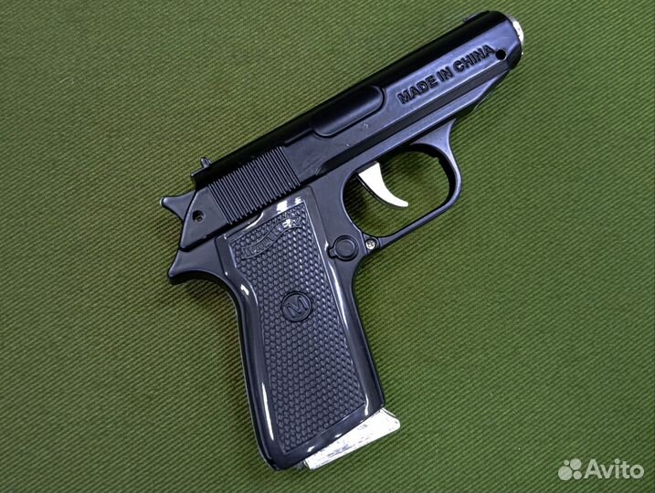 Зажигалка пистолет Черная