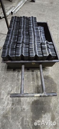 Скоба металлическая двухлапковая