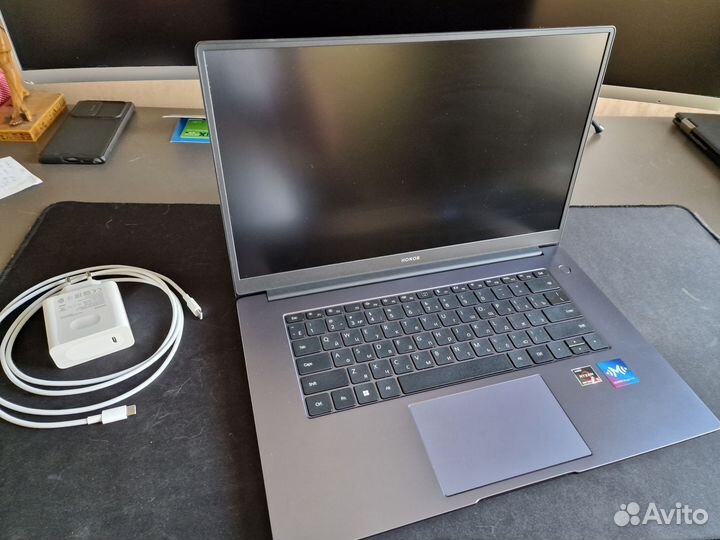 Honor magicbook 15. 5500u, 16Gb, 512Gb