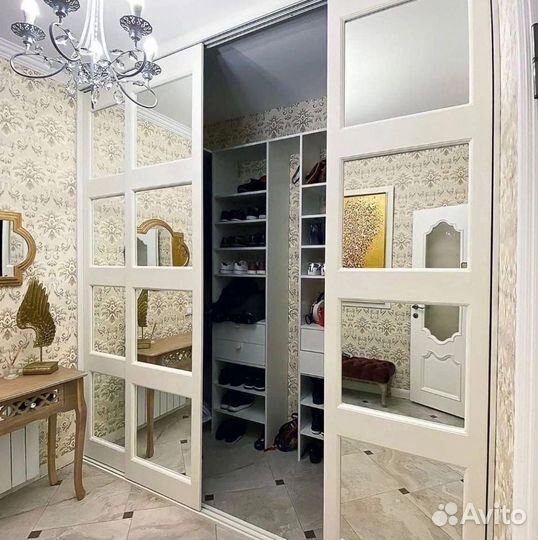 Шкаф с зеркалом