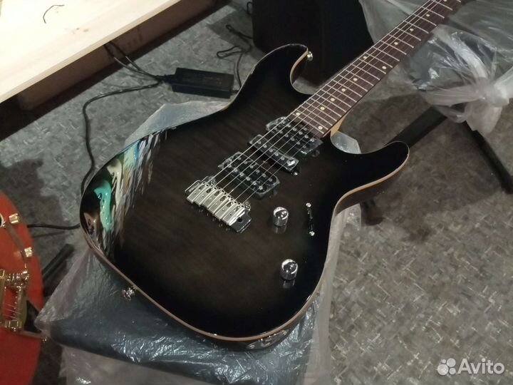 Электрогитары Magna Полосатый Глянец