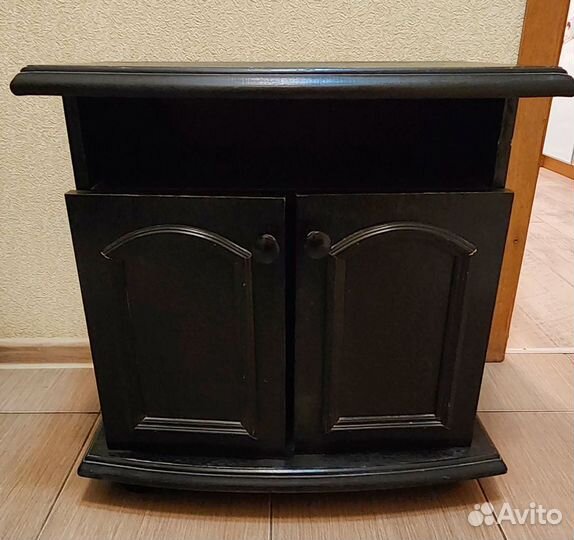 Тумба под телевизор