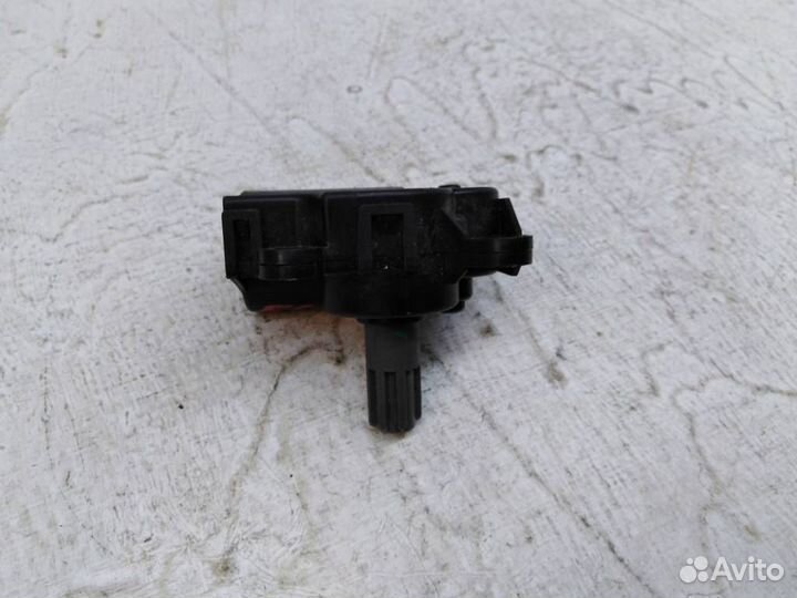 Моторчик заслонки печки