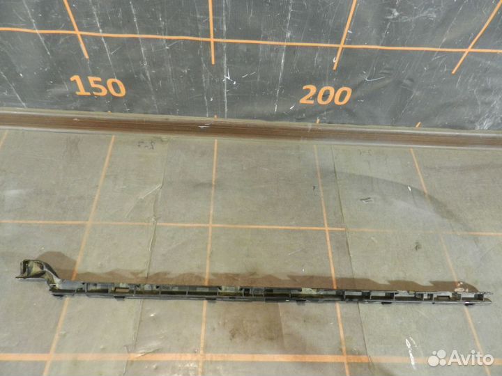 Кронштейн накладки порога - Mercedes-Benz GLA-X156