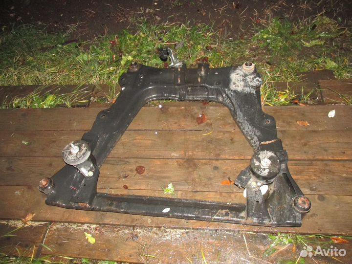 Подрамник Nissan Leaf в наличии без дефектов