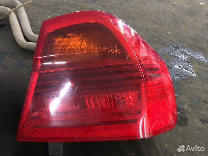 Фонарь задний правый в крыло bmw 3 е90