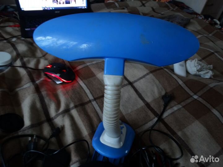 Светильник голубой на прищепке