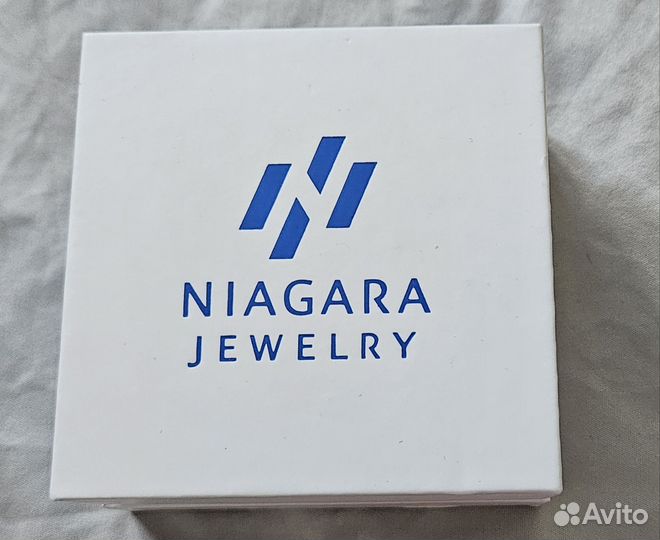 Кольцо белое золото с черным бриллиантом