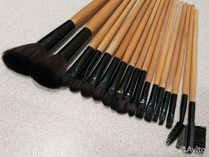 Набор кисточек для макияжа