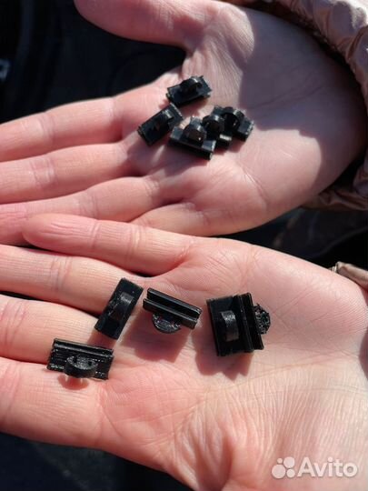 Клипса бархотки бокового стекла на Kia Hyundai