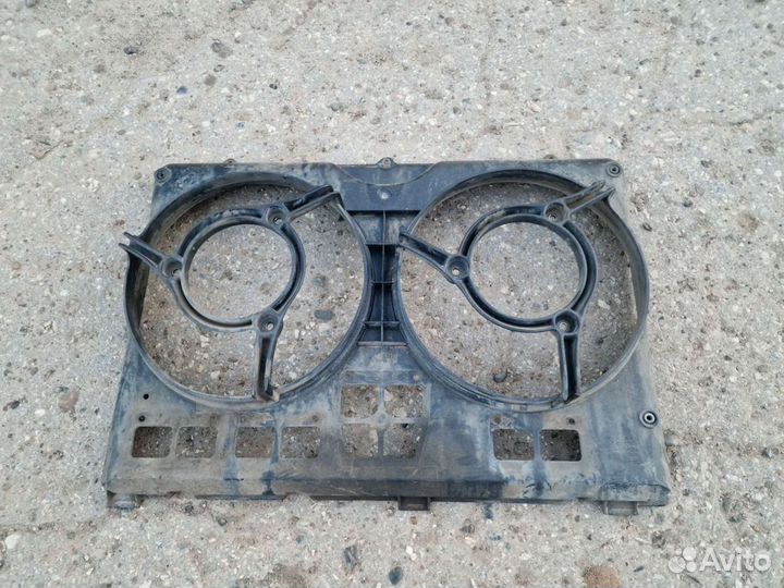 Диффузор вентиляторов Ауди 100/А6 С4 4A0121207H