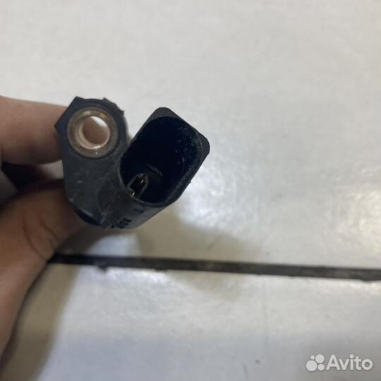 Датчик ABS задний правый Volkswagen Scirocco 3 MK3