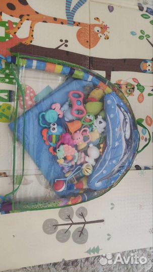 Коврик развивающий + игрушки