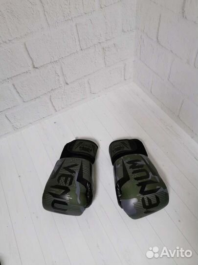 Боксерские перчатки