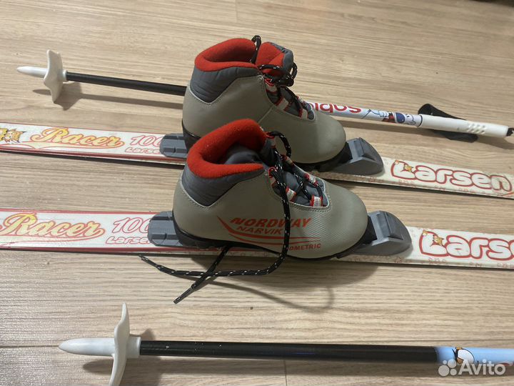 Беговые лыжи палки ботинки