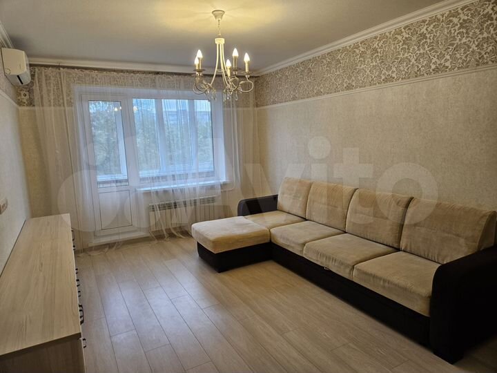 2-к. квартира, 54 м², 4/9 эт.